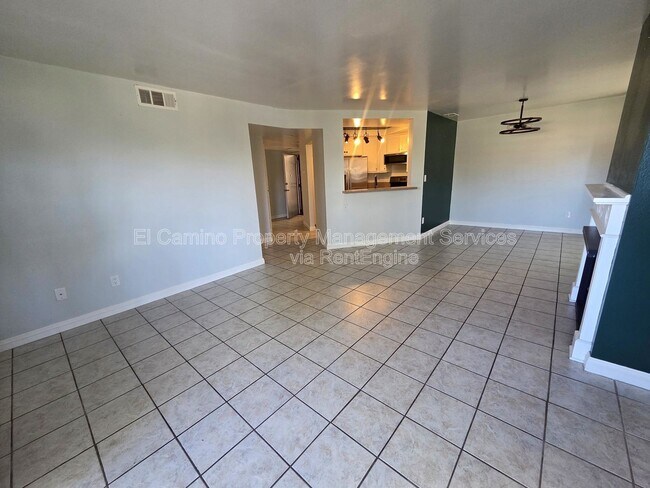 Foto del edificio - 628 Daisy Ave