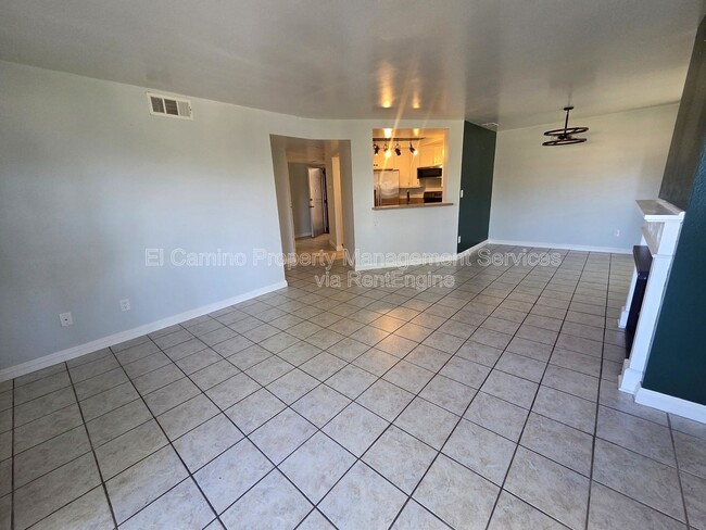 Building Photo - 628 Daisy Ave