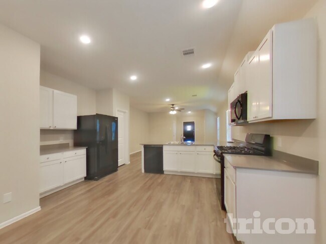Building Photo - 210 Pine cavern dr