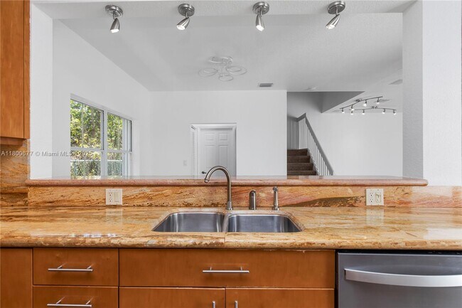 Foto del edificio - 935 Corkwood St