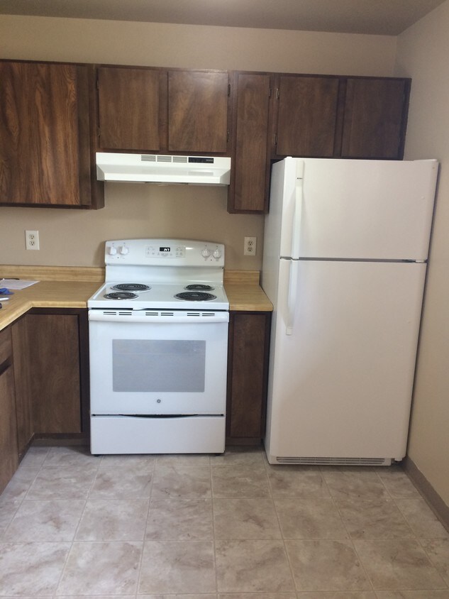Kitchen - 5002 E Sherman Hill Rd