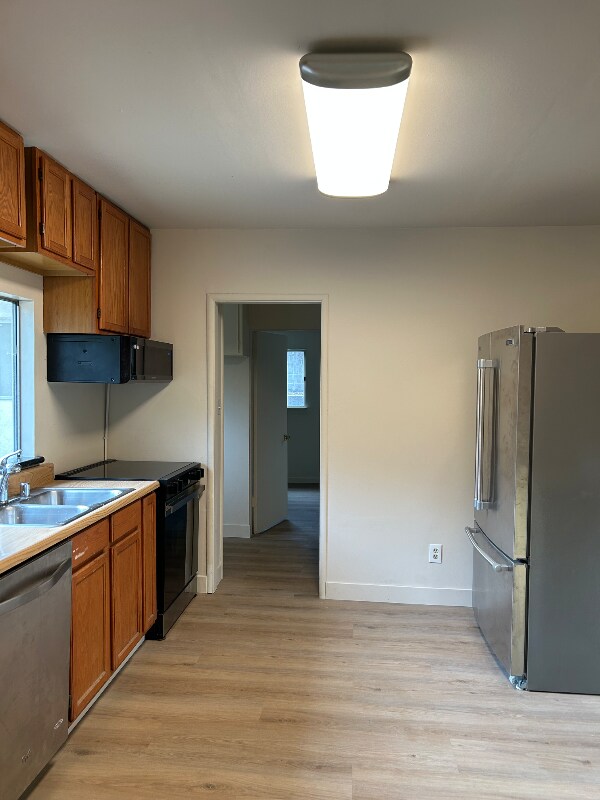 Building Photo - 1336 Highland Ave