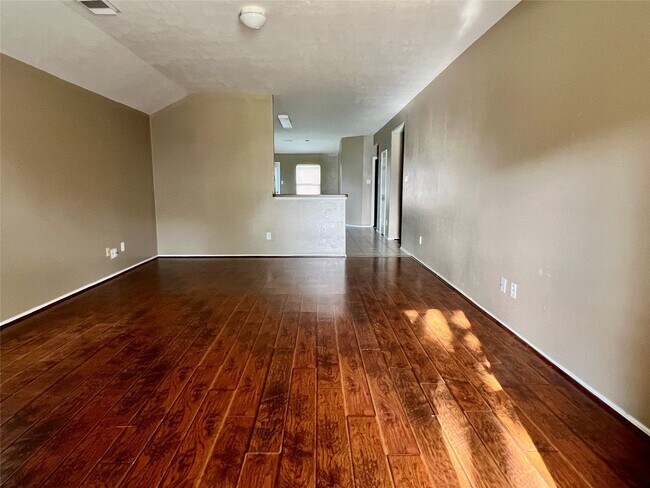 Foto del edificio - 7523 Blossommist Ln