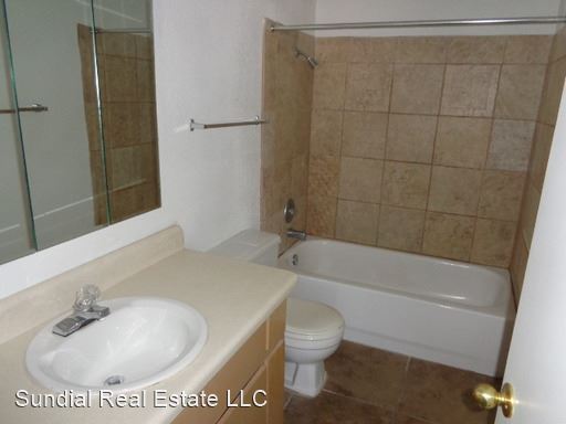 Foto del edificio - 1138 N 84th Pl