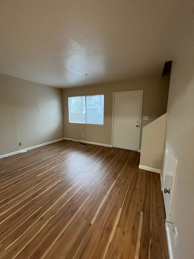 Building Photo - 906 E. Cotati Avenue