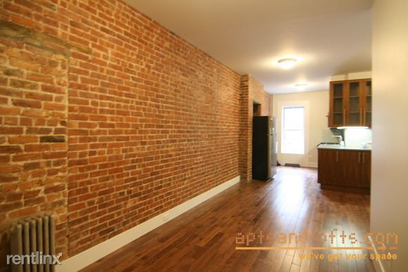 Building Photo - 131 Greenpoint Ave