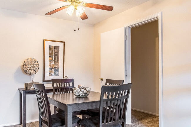 Birchway Loft - Comedor - Boulder Creek Apartments