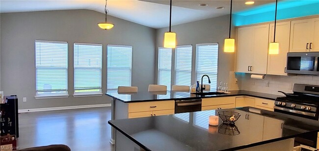 Foto del edificio - 37352 White Feather Ave