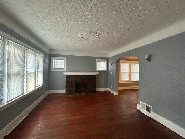 Building Photo - 16930 Santa Rosa Dr