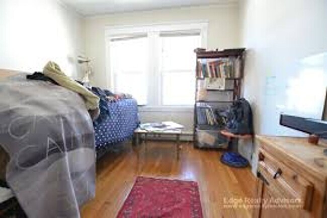 Building Photo - No Brokers Fee, New Kitchen, In-Unit Washer and Dryer