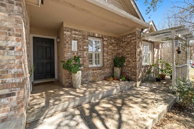 Building Photo - 3600 Malone Dr