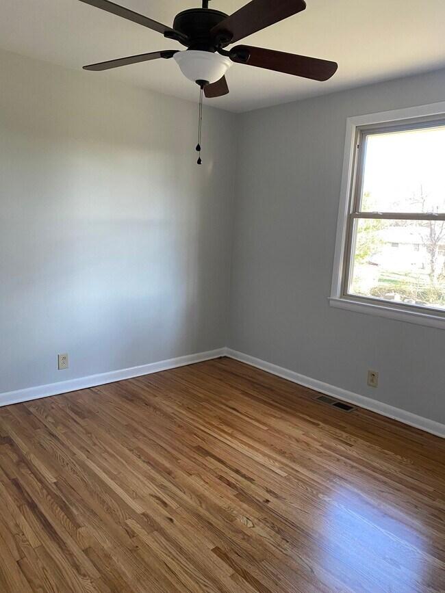 2do dormitorio - 918 N Graycroft Ave