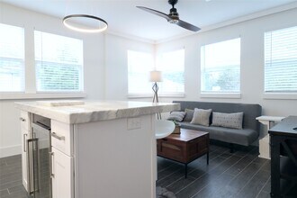 Building Photo - 412 Pacific St