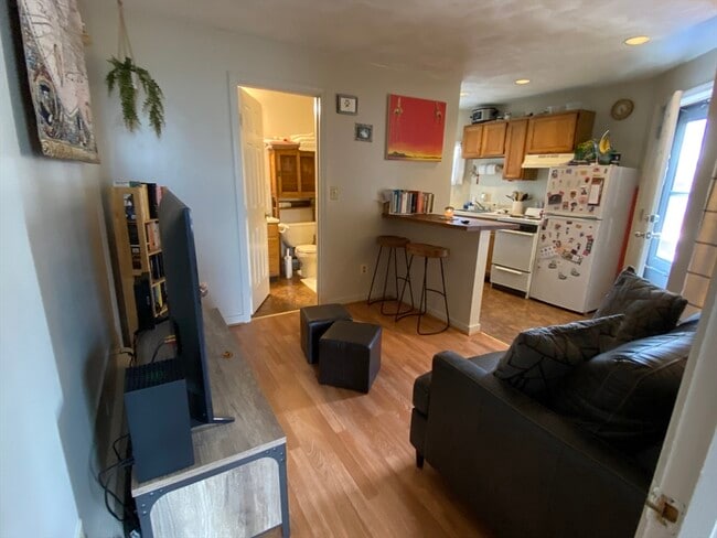 Building Photo - 16 Lincoln St