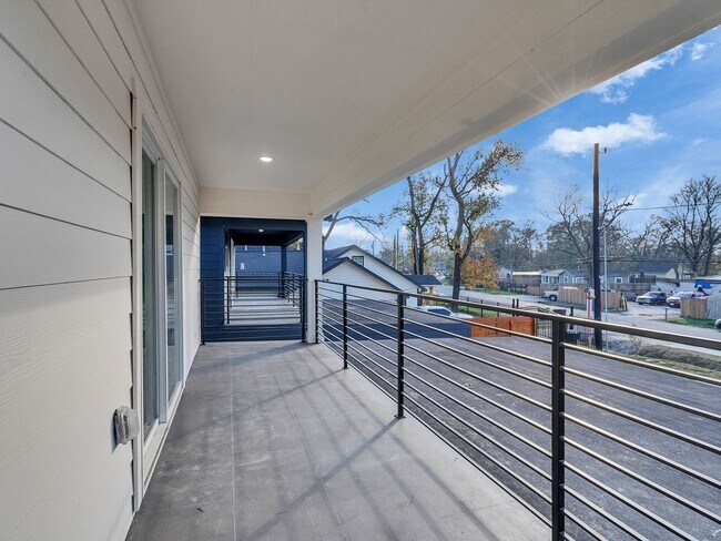 Foto del edificio - ? 3 Bed / 2.5 Bath Duplex – Spacious & Move-In Ready! ?