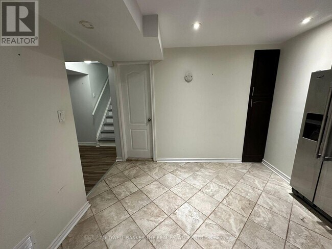 Photo du bâtiment - 1865 Cricket Ln