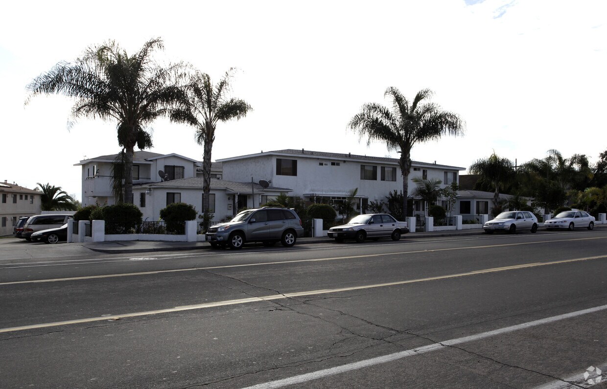 Foto del edificio - 2215-2225 Ulric St