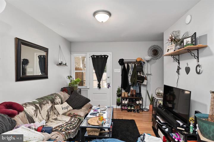 Primary Photo - 220 Lincoln St