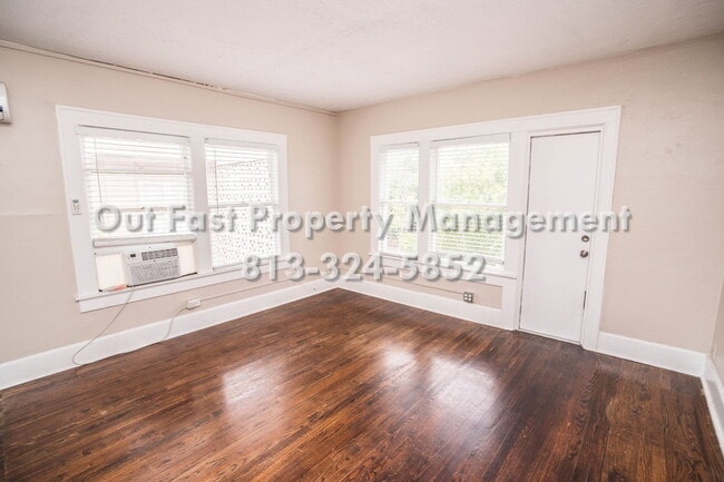 Building Photo - 549 2nd St N