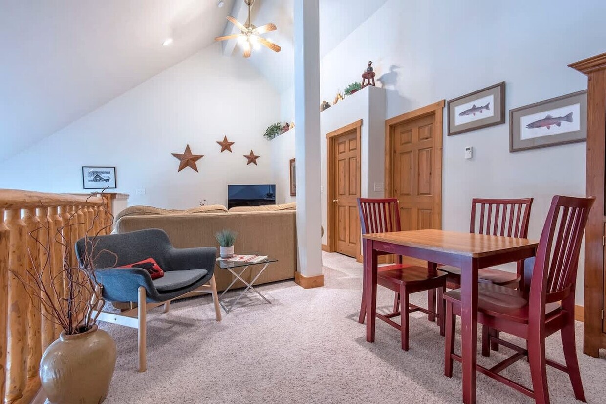 Foto principal - 112 Aspen Meadows Rd