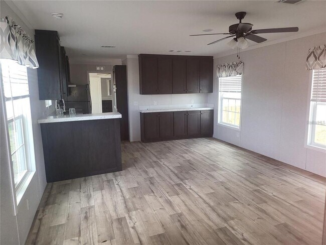 Foto del edificio - 4772 Duncan Rd