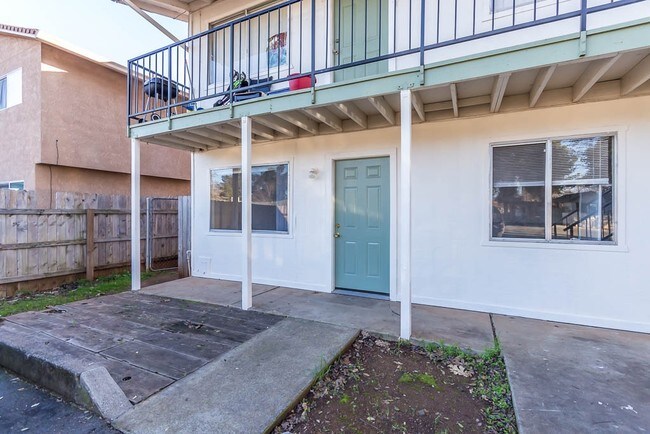 Building Photo - 1075 Le Brun Ln
