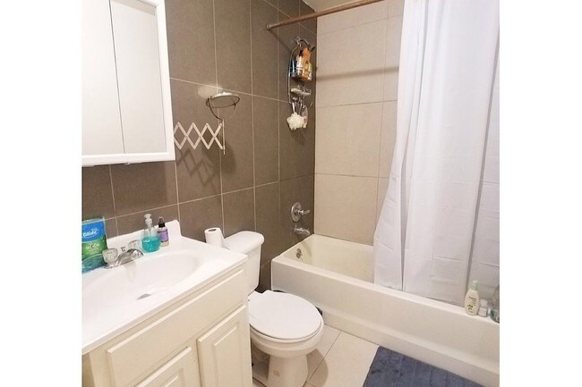 Building Photo - 1289 St Johns Pl