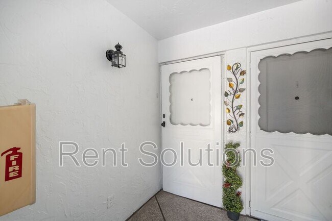 Building Photo - 1655 S Highland Ave