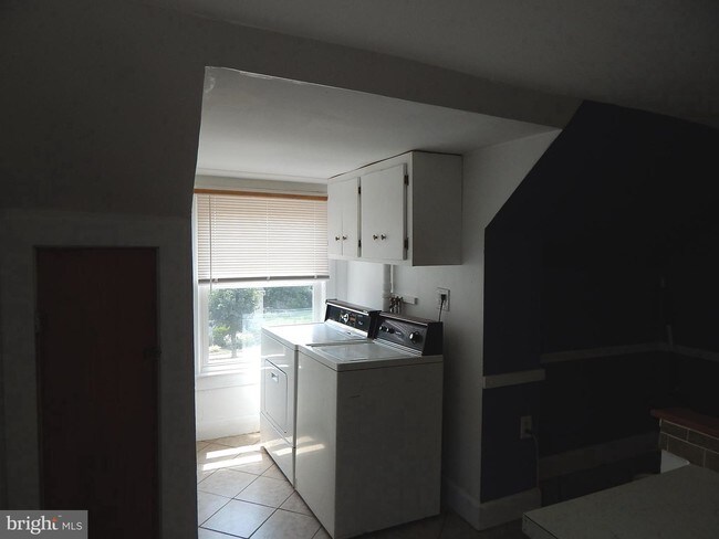 Building Photo - 92 Martins Ln