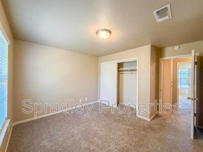 Foto del edificio - 1023 N Wall St