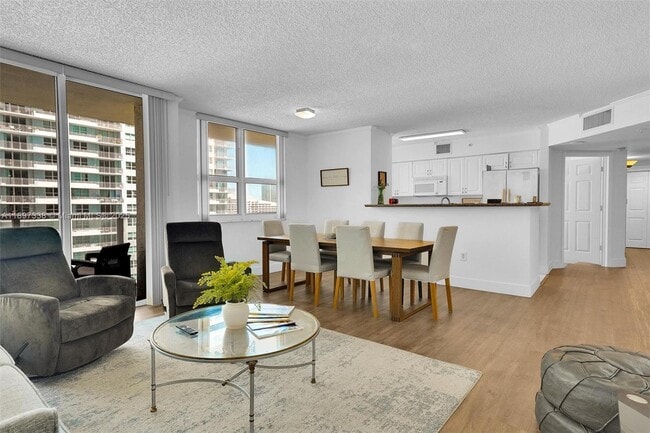 Foto del edificio - 1155 Brickell Bay Dr