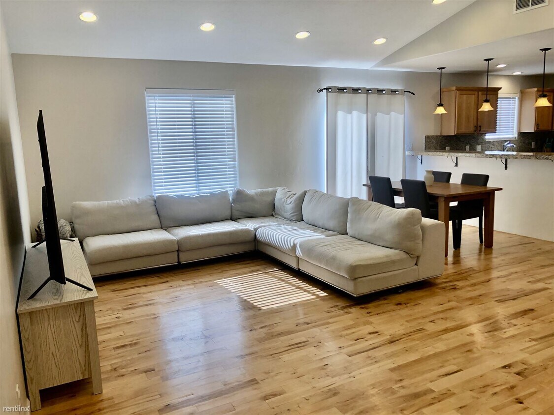 Foto principal - 3 br, 2 bath House - 203 West Ferruginous ...