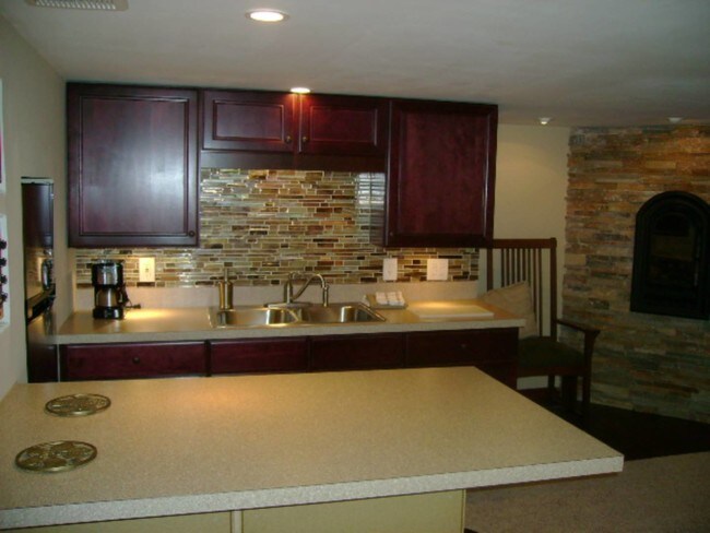 Foto del edificio - 20 Locust Grove Rd