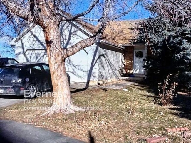 Building Photo - 3-Bedroom, 2-Bathroom Home with Convenient...