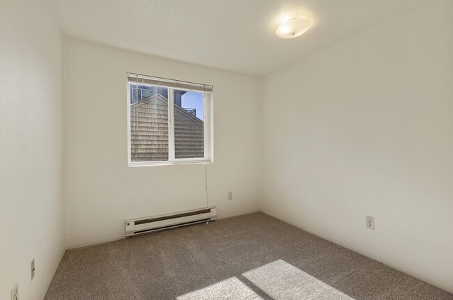 Building Photo - Dry Creek Apartments