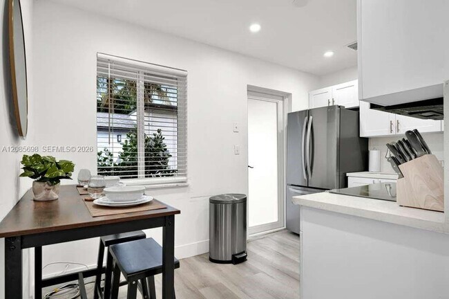 Building Photo - 300 NW 82nd Terrace