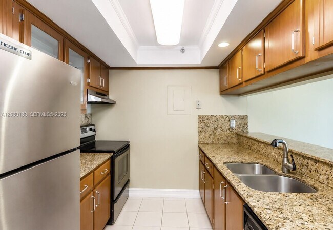 Building Photo - 7601 E Treasure Dr