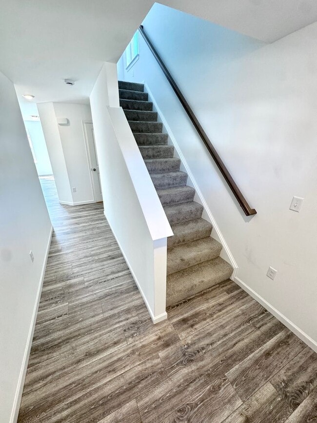 Building Photo - Newer Construction THREE BEDROOM/2.5 BATH ...