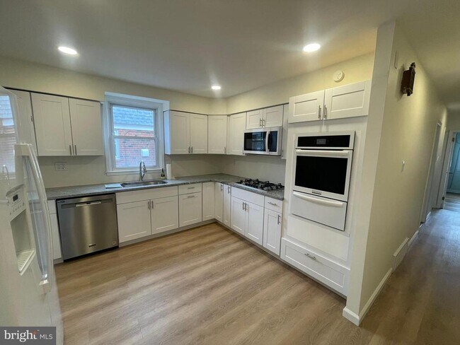 Foto del edificio - 1230 Napfle Ave