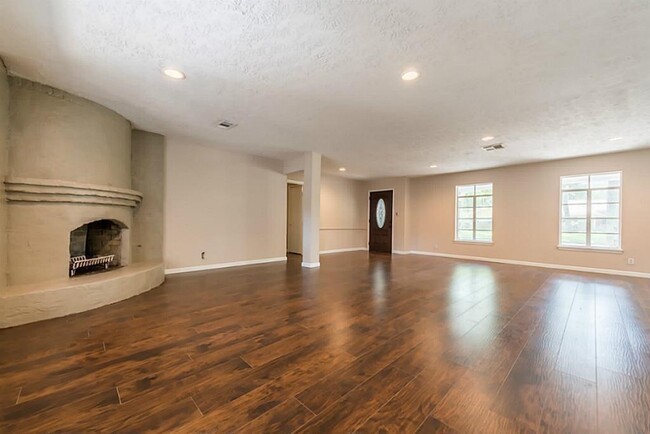 Foto del edificio - 630 Cherrybark Ln