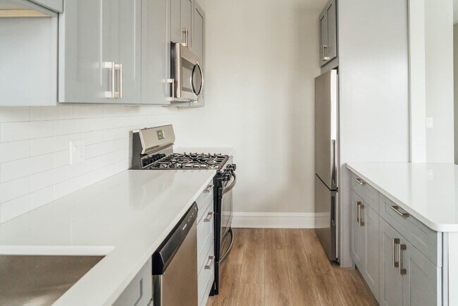 Building Photo - 5431 S Drexel Ave