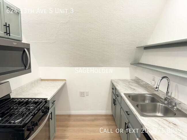 Foto del edificio - 624 13th Ave S