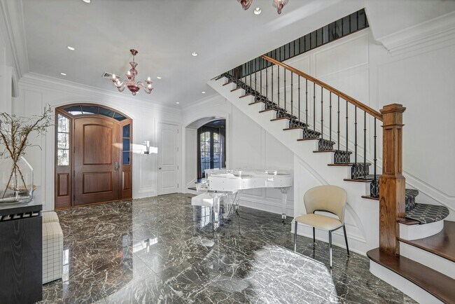 Building Photo - 373 Hardenburgh Ave