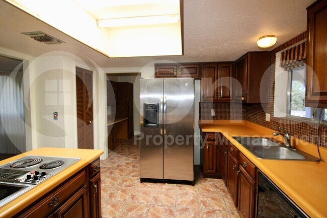 Foto del edificio - 1255 W Eldora Pl