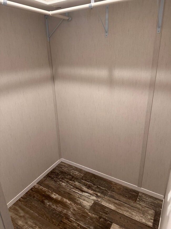 Building Photo - 3 Bedroom/ 2 Bath Mobile Home - Near Beaches & Shopping!