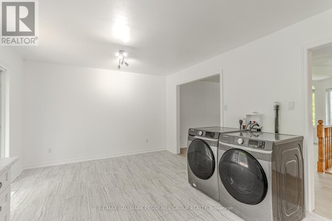 Building Photo - 32 54th St S