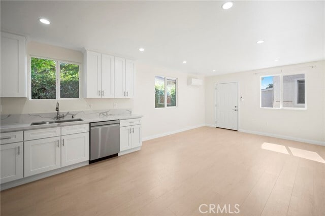 Foto del edificio - 8126 Moorcroft Ave