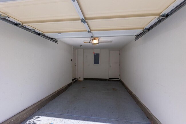 Foto del edificio - 200 Live Oak Way