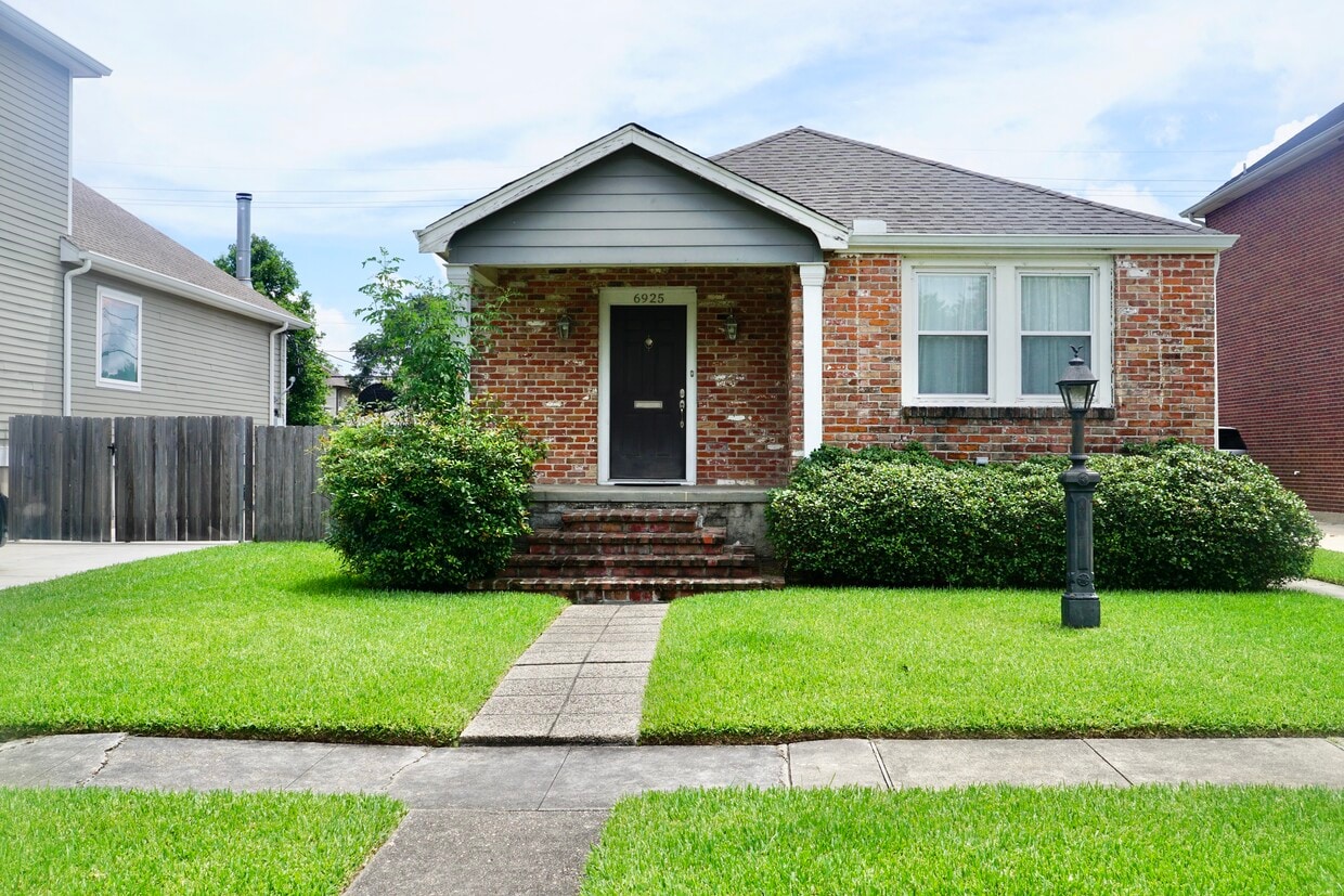6925 Memphis St