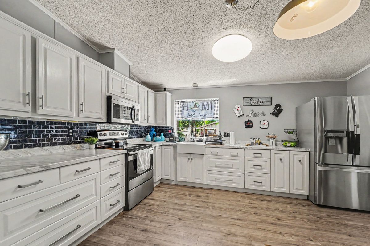 Foto del edificio - 6433 Orris St